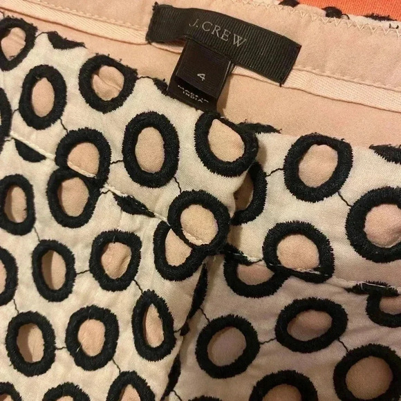 Like new J. Crew shorts with pockets - Picture 2 of 5